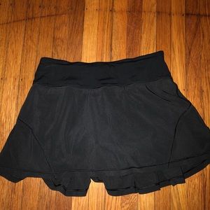 Black lululemon skirt